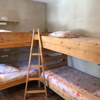 Bunkhouse dortoir 16 chambre lits 01