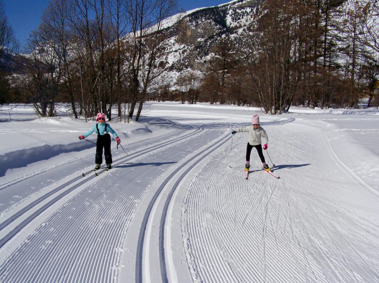 Skiing ski fond